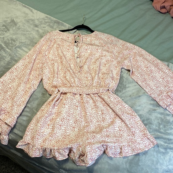 Pinch Romper - Picture 2 of 4